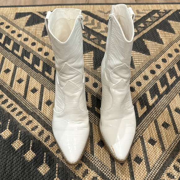 Coconuts by Matisse size 9 bootie - Picture 4 of 8